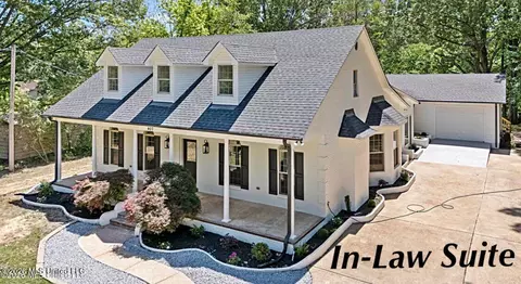 407 N Thunderbird Dr, Hernando, MS 38632