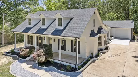 407 N Thunderbird Dr, Hernando, MS 38632