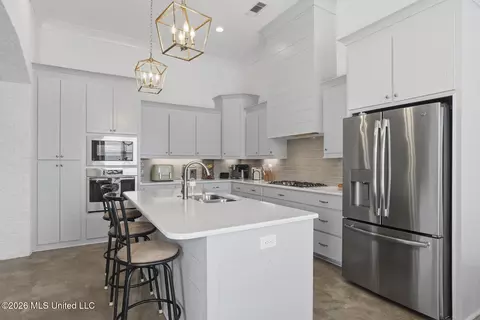 Kitchen - 244 Ironwood Pl, Brandon, MS 39042 photo 2 of 4