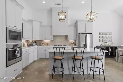 Kitchen - 244 Ironwood Pl, Brandon, MS 39042 photo 1 of 4