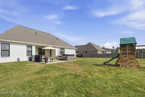 Exterior - 244 Ironwood Pl, Brandon, MS 39042 photo 4 of 6
