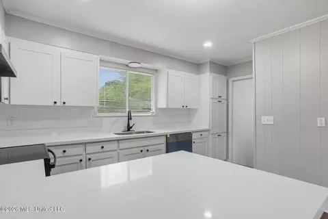 Kitchen - 5307 Pine Lane Dr, Jackson, MS 39211 photo 3 of 3