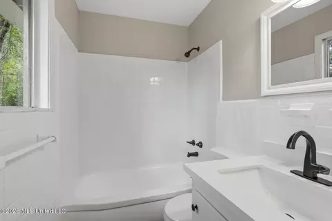 Bath - 5307 Pine Lane Dr, Jackson, MS 39211 photo 1 of 2