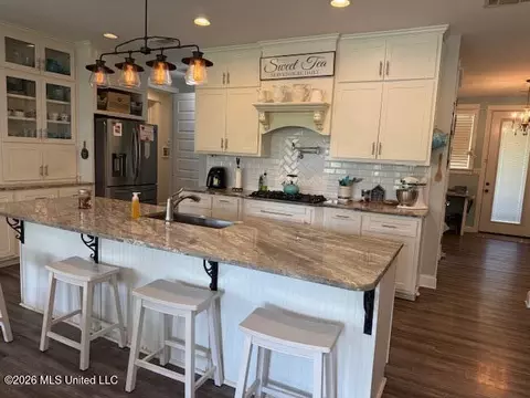 Kitchen - 2400 Jaybird Rd, Hernando, MS 38632 photo 2 of 4