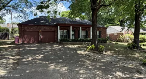 8576 W Cedar Cir, Southaven, MS 38671