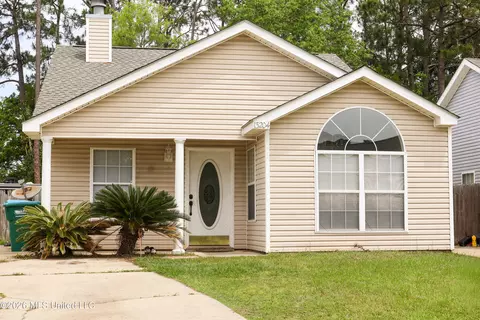 13204 Warren Dr, Gulfport, MS 39503