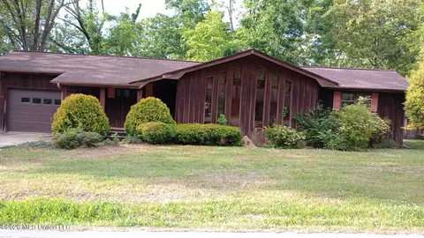 101 Mary Ellen Dr, Ripley, MS 38663
