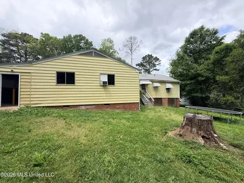Exterior - 3148 Sylvester Dr, Jackson, MS 39212 photo 2 of 2
