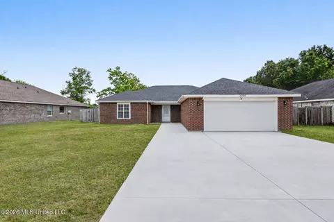 3304 N 8th St, Ocean Springs, MS 39564