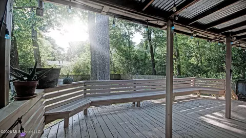 Exterior - 4527 Meadowridge Dr, Jackson, MS 39206 photo 3 of 8