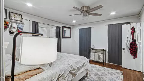 Bedroom - 4527 Meadowridge Dr, Jackson, MS 39206 photo 1 of 6