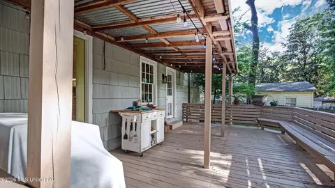Exterior - 4527 Meadowridge Dr, Jackson, MS 39206 photo 6 of 8