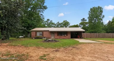 838 S Main St, Mendenhall, MS 39114
