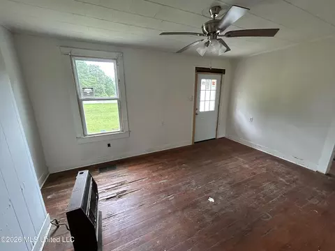 Living - 1135 Harrison Dr, Mccomb, MS 39648 photo 3 of 3
