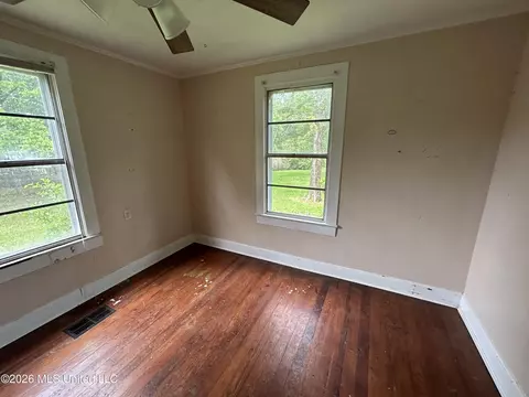 Bedroom - 1135 Harrison Dr, Mccomb, MS 39648 photo 2 of 4