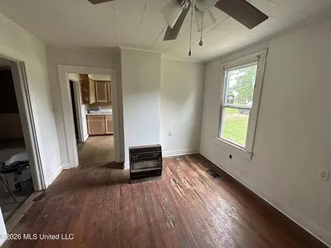 Living - 1135 Harrison Dr, Mccomb, MS 39648 photo 1 of 3