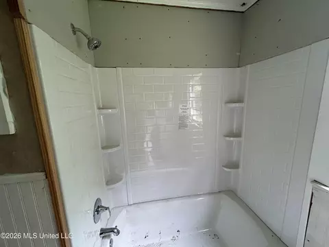 Bath - 1135 Harrison Dr, Mccomb, MS 39648 photo 3 of 4