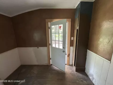 Entry Way - 1135 Harrison Dr, Mccomb, MS 39648 photo 1 of 4