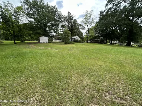 Exterior - 1135 Harrison Dr, Mccomb, MS 39648 photo 7 of 9