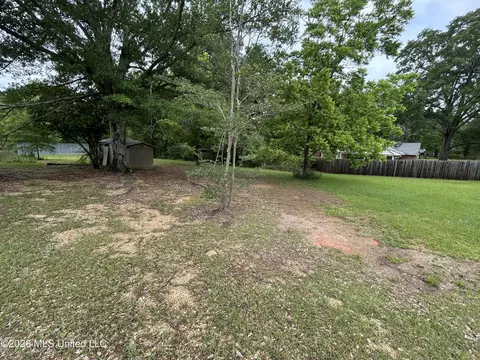 Exterior - 1135 Harrison Dr, Mccomb, MS 39648 photo 3 of 9