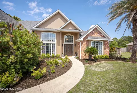 1713 Shelby Ln, Ocean Springs, MS 39564