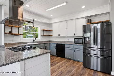 Kitchen - 6109 Juniper Dr, Vancleave, MS 39565 photo 1 of 3