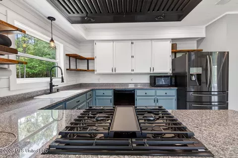 Kitchen - 6109 Juniper Dr, Vancleave, MS 39565 photo 3 of 3