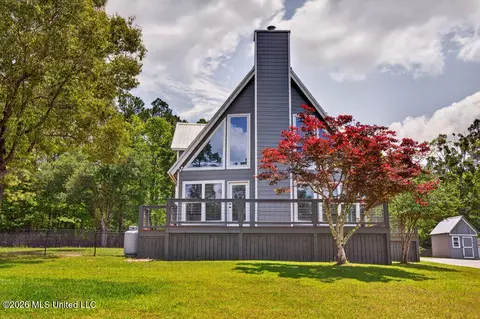 6109 Juniper Dr, Vancleave, MS 39565
