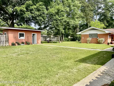 Exterior - 228 Sinclair St, Mccomb, MS 39648 photo 4 of 13
