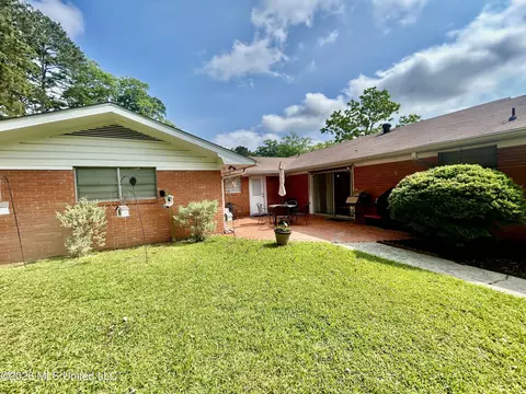 Exterior - 228 Sinclair St, Mccomb, MS 39648 photo 12 of 13