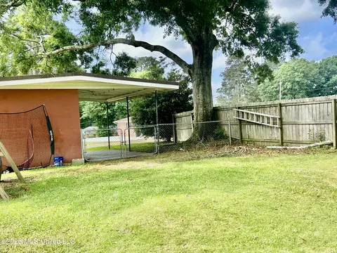 Exterior - 228 Sinclair St, Mccomb, MS 39648 photo 7 of 13