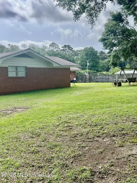 Exterior - 228 Sinclair St, Mccomb, MS 39648 photo 9 of 13