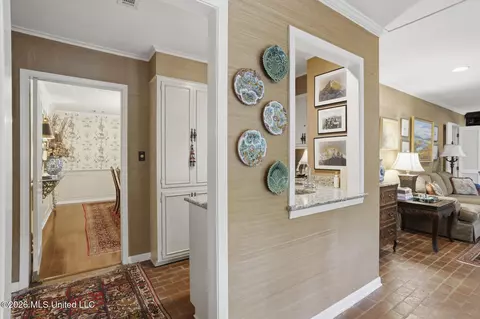 Entry Way - 235 Brae Burn Dr, Jackson, MS 39211 photo 2 of 3