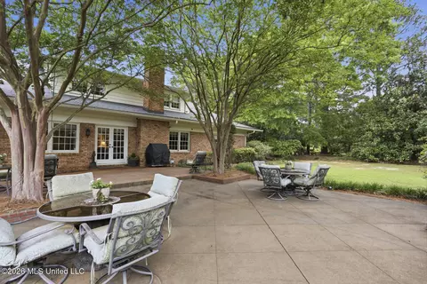 Exterior - 235 Brae Burn Dr, Jackson, MS 39211 photo 7 of 17