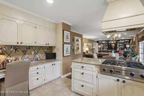 Kitchen - 235 Brae Burn Dr, Jackson, MS 39211 photo 3 of 10
