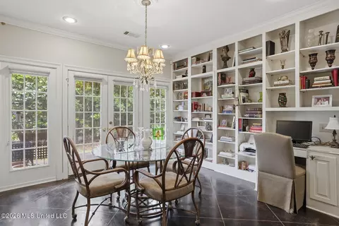 Dining - 235 Brae Burn Dr, Jackson, MS 39211 photo 6 of 7