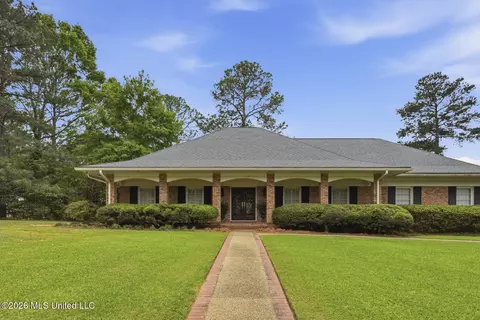 235 Brae Burn Dr, Jackson, MS 39211