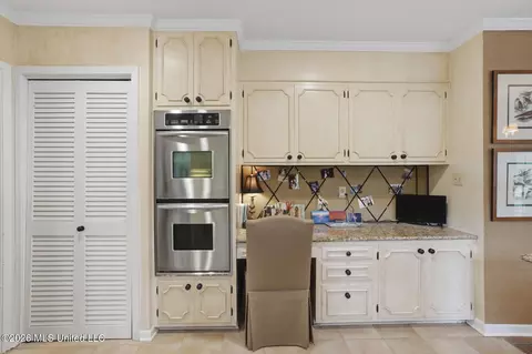 Kitchen - 235 Brae Burn Dr, Jackson, MS 39211 photo 5 of 10