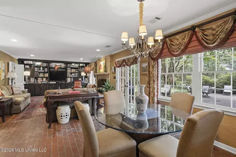 Dining - 235 Brae Burn Dr, Jackson, MS 39211 photo 5 of 7