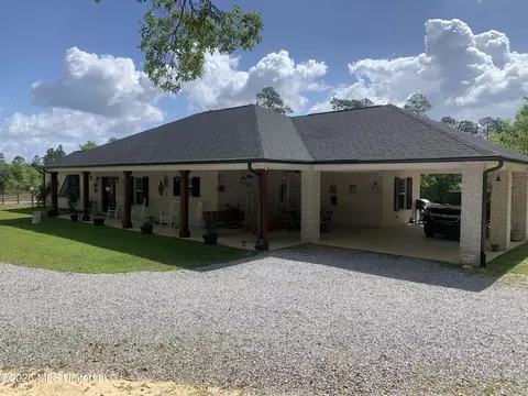 28385 16 Section Rd, Pass Christian, MS 39571