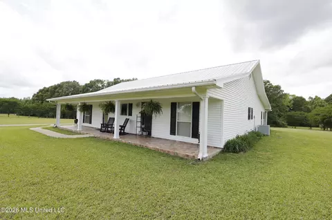 Exterior - 1024 Walker Ln, Summit, MS 39666 photo 3 of 6