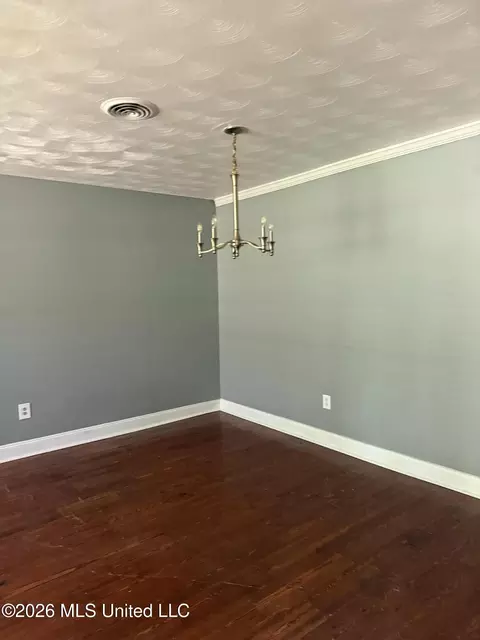 Dining - 865 Fairfax Cir, Jackson, MS 39211 photo 1 of 1