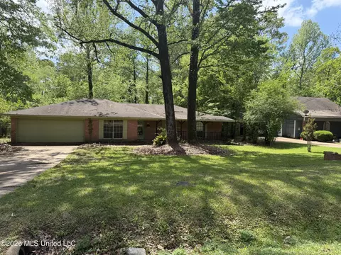 Exterior - 865 Fairfax Cir, Jackson, MS 39211 photo 2 of 3