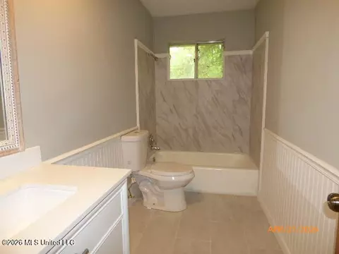 Bath - 88 E Wilderness Rd, Natchez, MS 39120 photo 1 of 4
