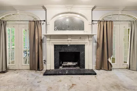 Living - 241 Heathway Cv, Byram, MS 39272 photo 2 of 5