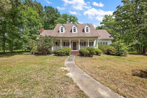 241 Heathway Cv, Byram, MS 39272