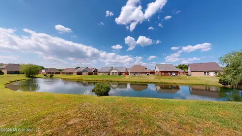 1326 Arbor Lake Dr, Horn Lake, MS 38637