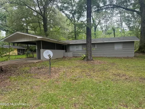 1340 Woody Dr, Jackson, MS 39212
