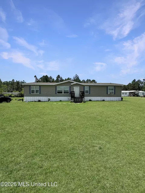 13801 Foxrun Dr, Vancleave, MS 39565