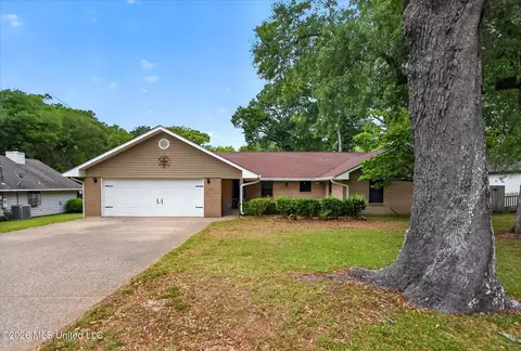 6627 Golf Club Dr, Diamondhead, MS 39525